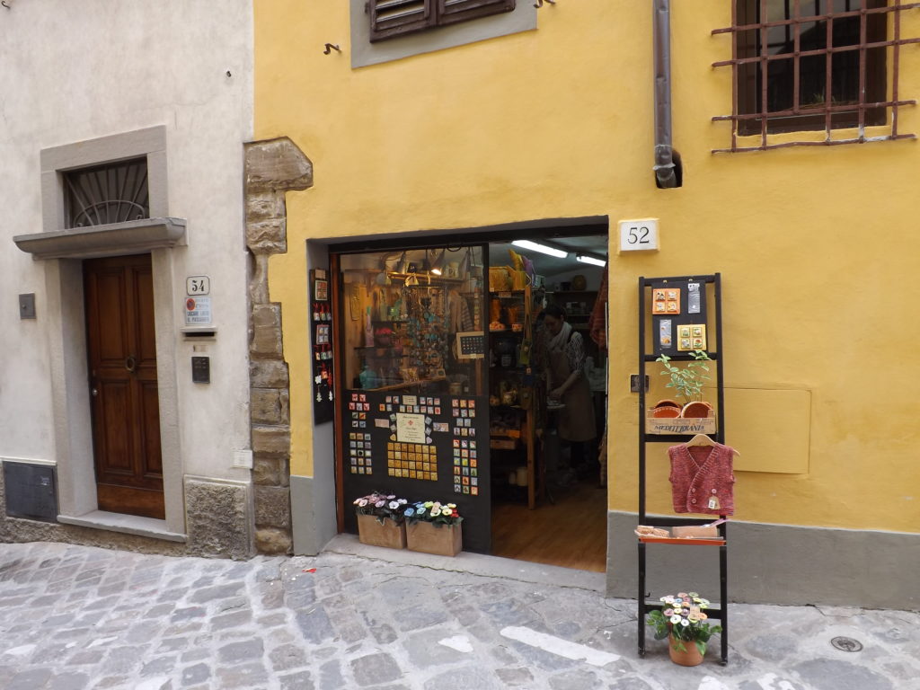 Costa San Giorgio shop