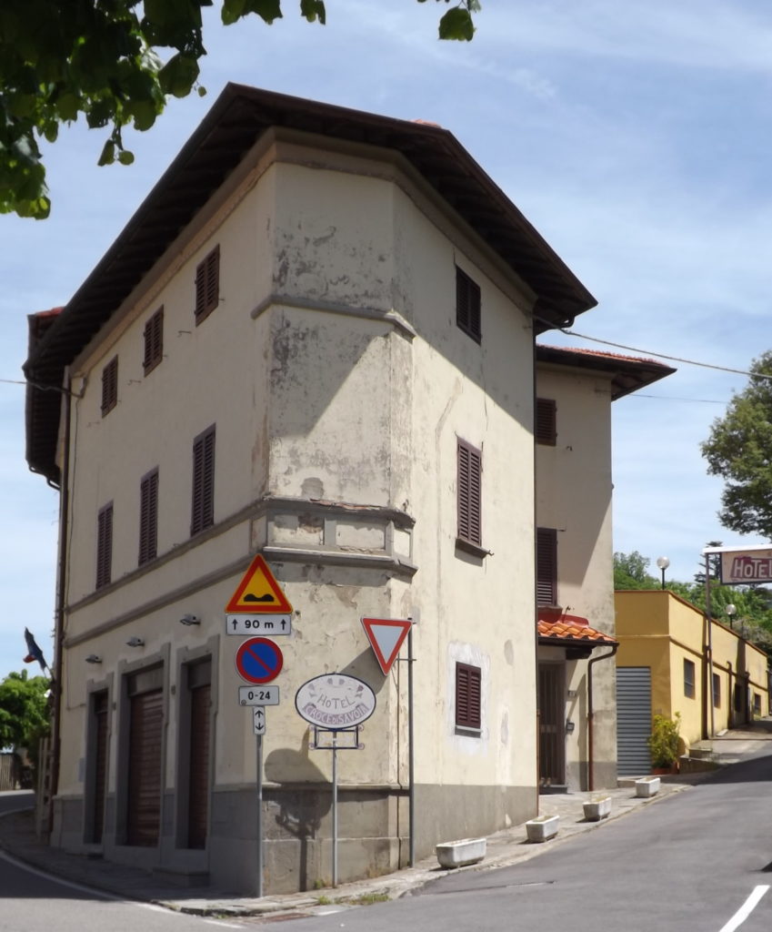 Corner building in Saltino