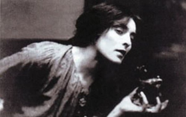 Mina Loy circa 1904